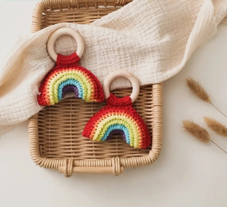 Hochet en crochet Arc-en-ciel