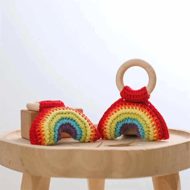 Hochet en crochet Arc-en-ciel