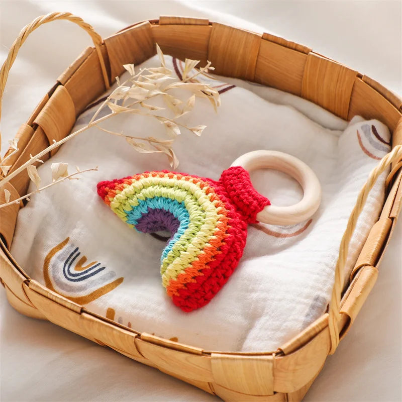 Hochet en crochet Arc-en-ciel