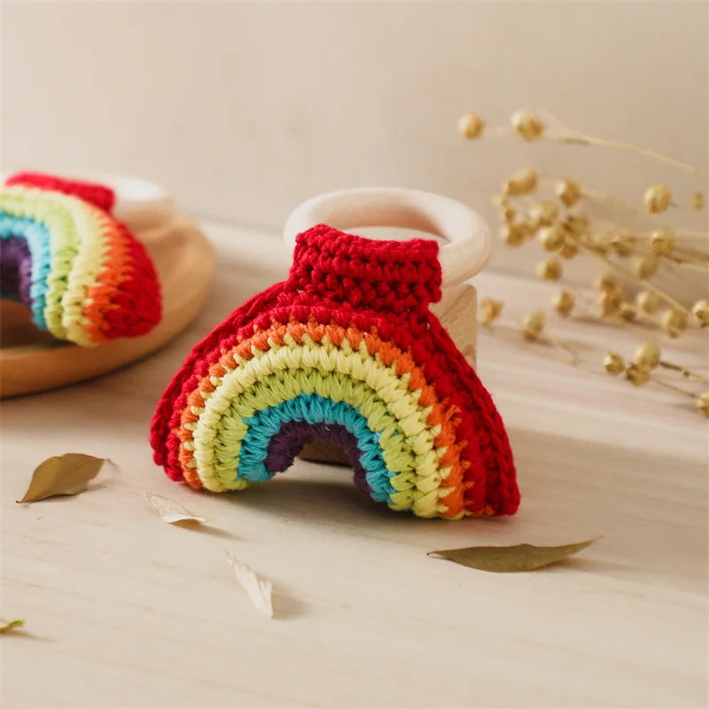 Hochet en crochet Arc-en-ciel