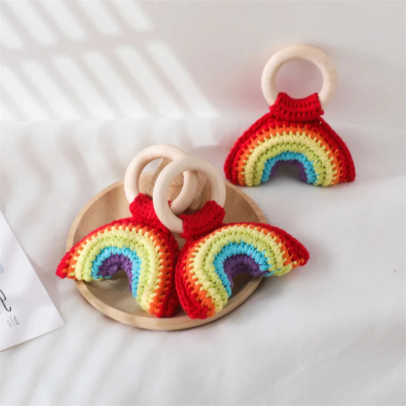 Hochet en crochet Arc-en-ciel