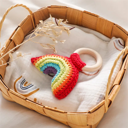 Hochet en crochet Arc-en-ciel